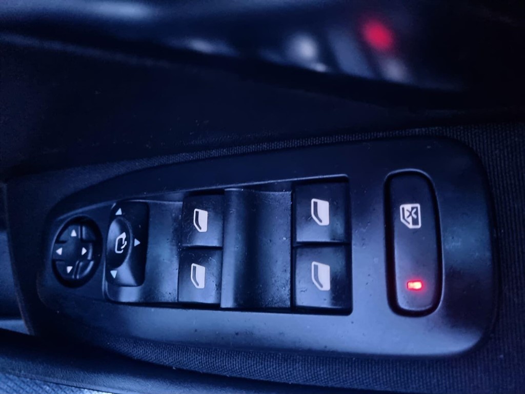 Used Peugeot 2008 2013 for sale - 77025684: Photo 14