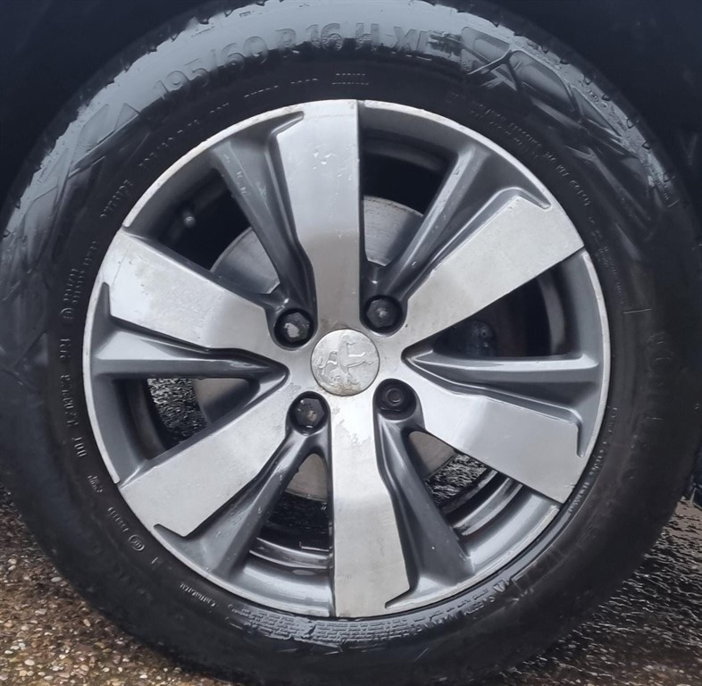 Used Peugeot 2008 2013 for sale - 77025684: Photo 17