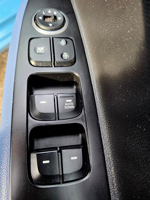 Used Hyundai i10 2014 for sale - 77592478: Photo 14