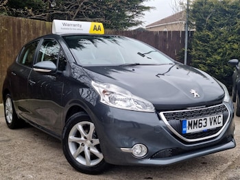 Used Peugeot 208 2014 for sale - 75571988: Photo