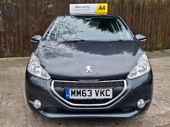 Used Peugeot 208 2014 for sale - 75571988: Photo