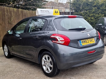 Used Peugeot 208 2014 for sale - 75571988: Photo