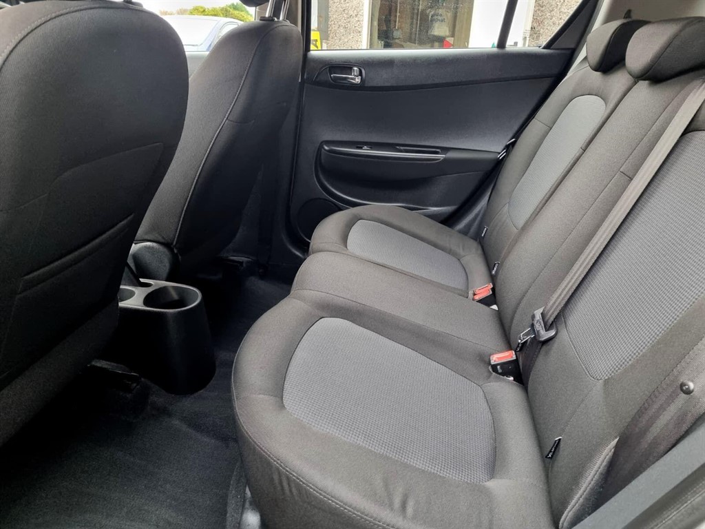 Used Hyundai i20 2012 for sale - 76276962: Photo 12