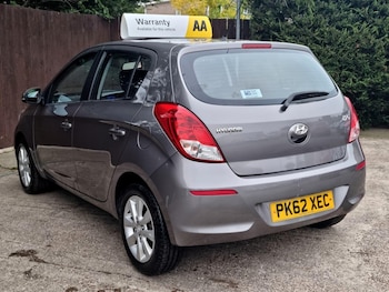 Used Hyundai i20 2012 for sale - 76276962: Photo
