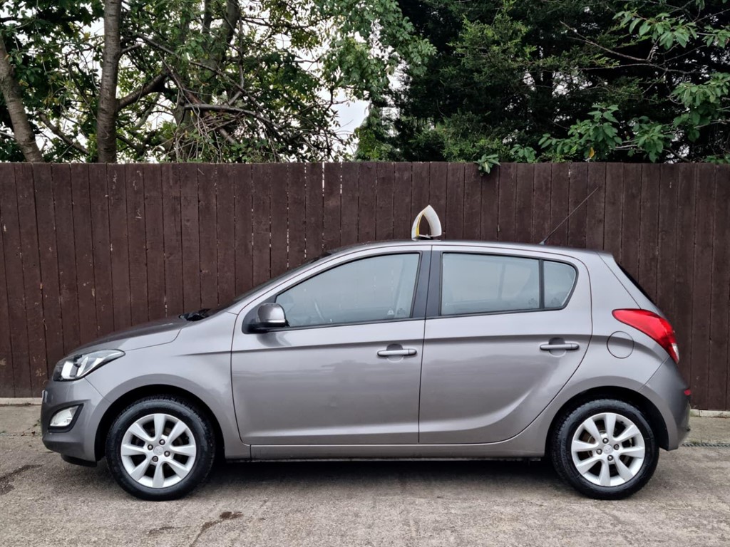 Used Hyundai i20 2012 for sale - 76276962: Photo 5