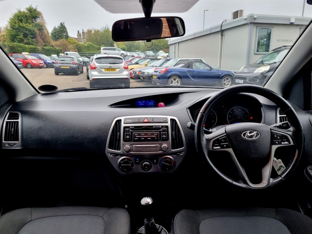 Used Hyundai i20 2012 for sale - 76276962: Photo 9