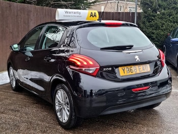 Used Peugeot 208 2018 for sale - 77420687: Photo