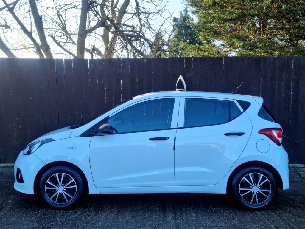 Used Hyundai i10 2014 for sale - 76788577: Photo 5