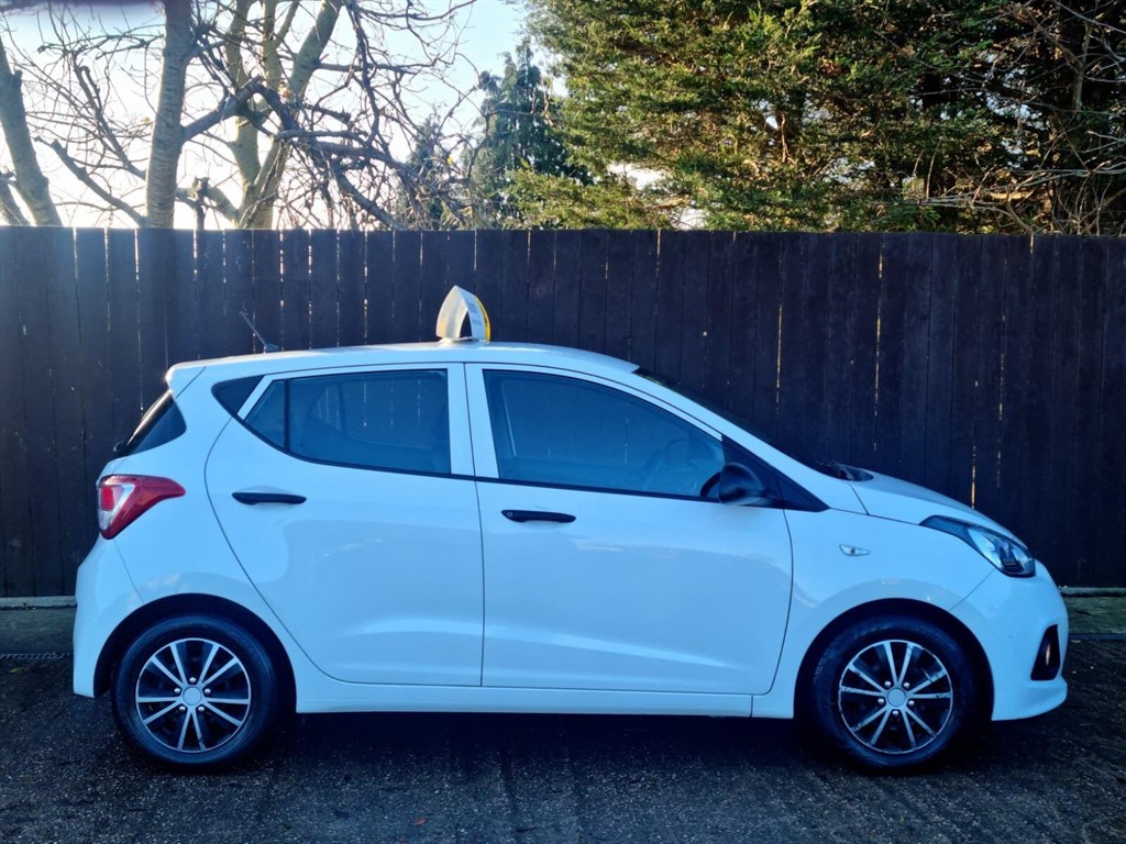 Used Hyundai i10 2014 for sale - 76788577: Photo 7