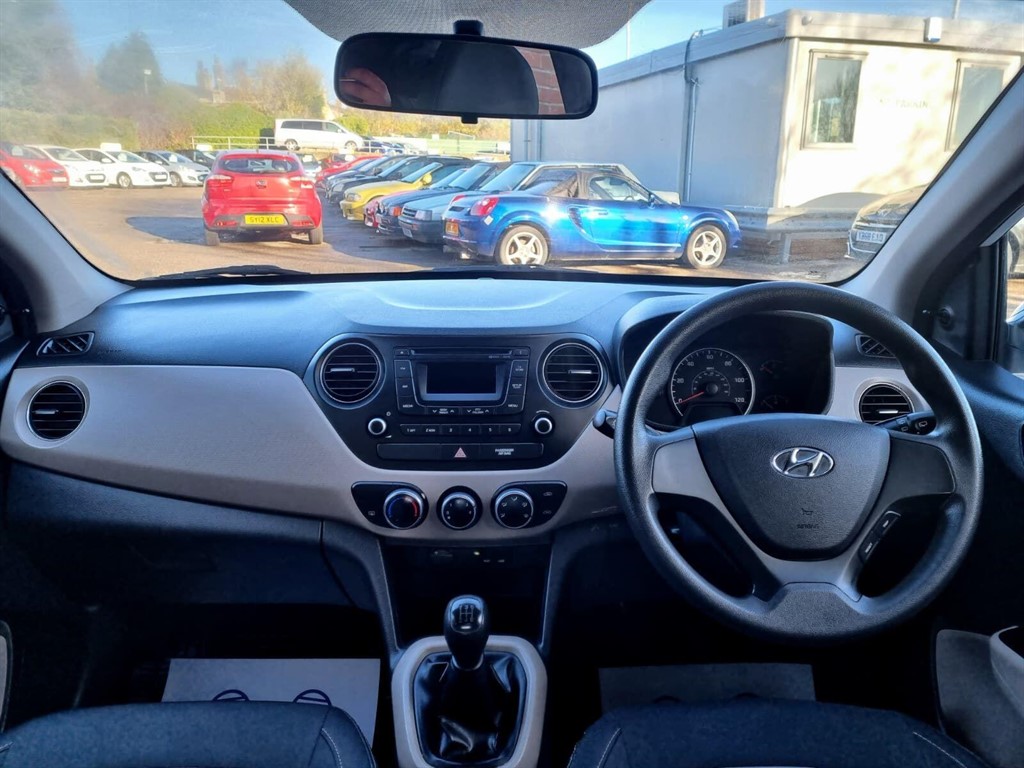 Used Hyundai i10 2014 for sale - 76788577: Photo 9