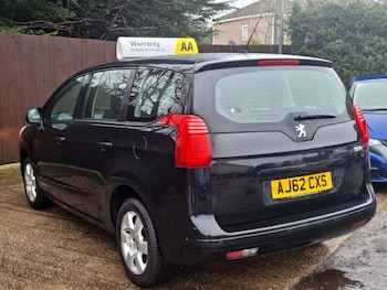 Used Peugeot 5008 2013 for sale - 77545500: Photo