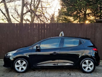 Used Renault Clio 2015 for sale - 76615919: Photo