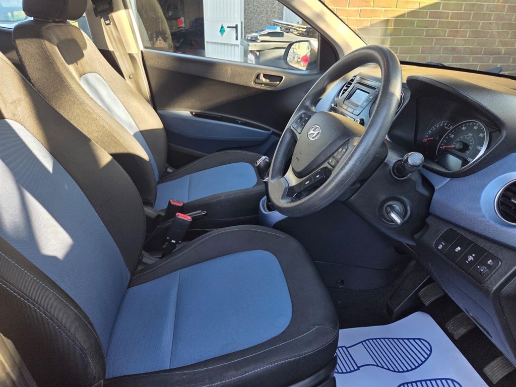 Used Hyundai i10 2015 for sale - 77763102: Photo 10