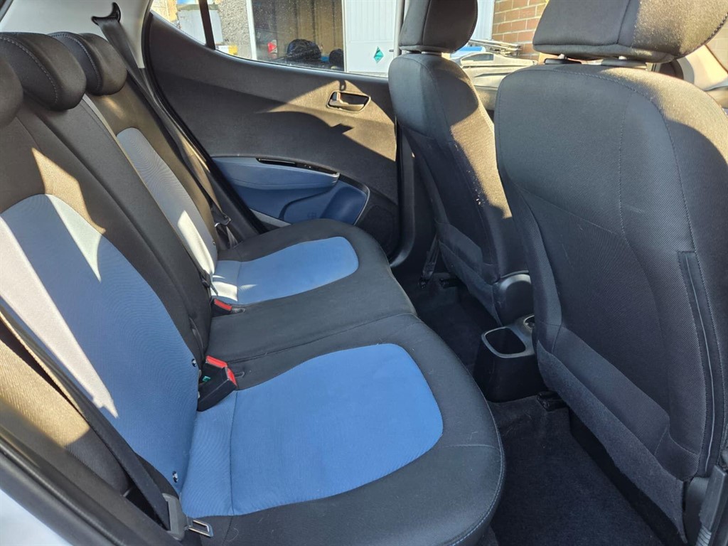 Used Hyundai i10 2015 for sale - 77763102: Photo 12