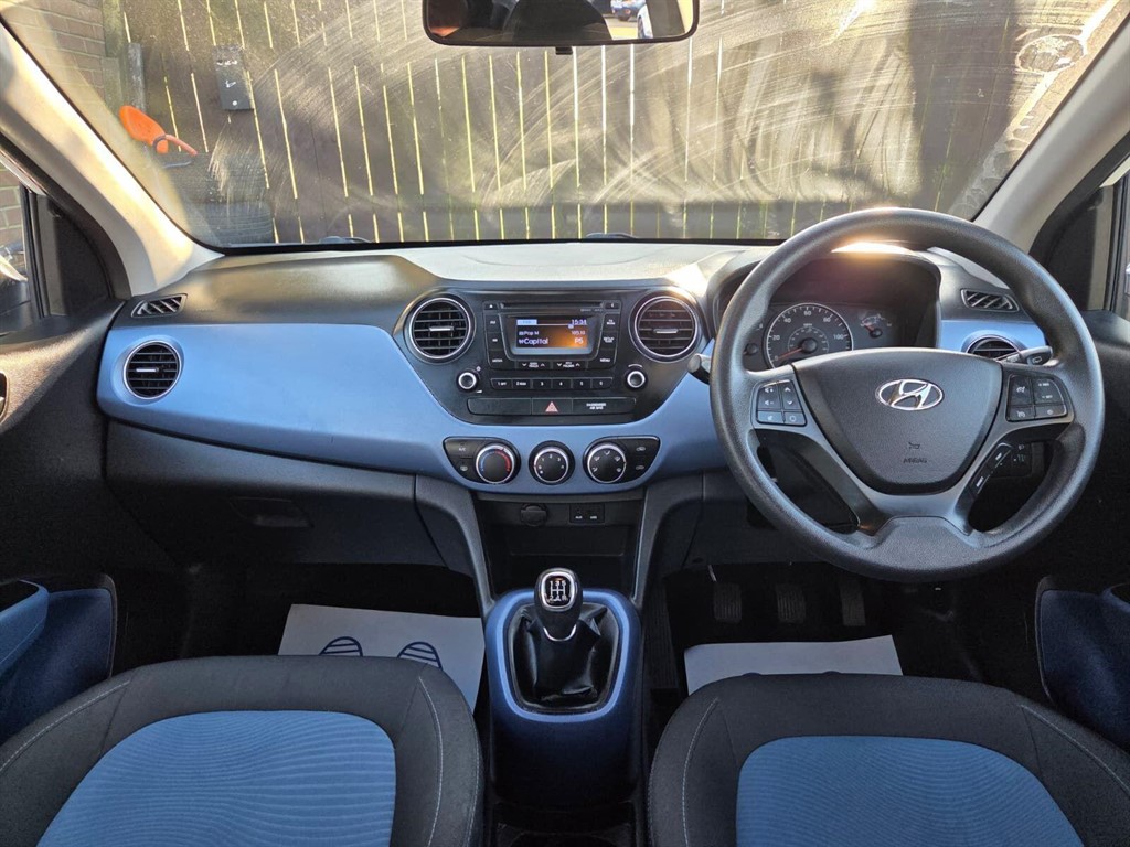 Used Hyundai i10 2015 for sale - 77763102: Photo 9