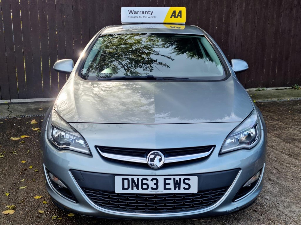 Used Vauxhall Astra 2013 for sale - 76404953: Photo 2