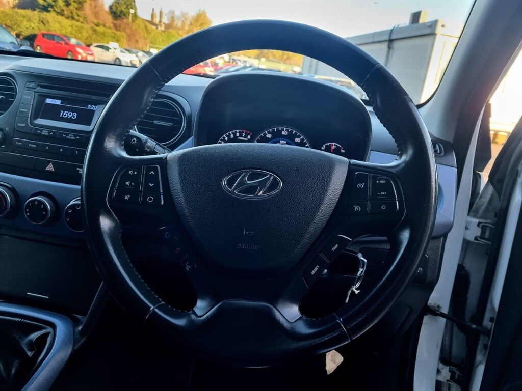 Used Hyundai i10 2015 for sale - 76766592: Photo 19