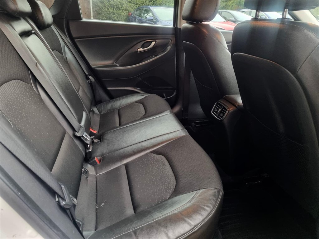 Used Hyundai i30 2017 for sale - 77025664: Photo 12