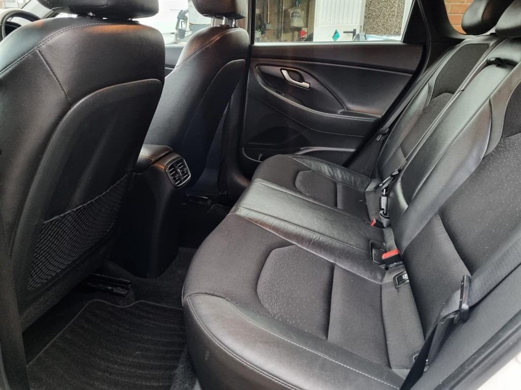 Used Hyundai i30 2017 for sale - 77025664: Photo 13