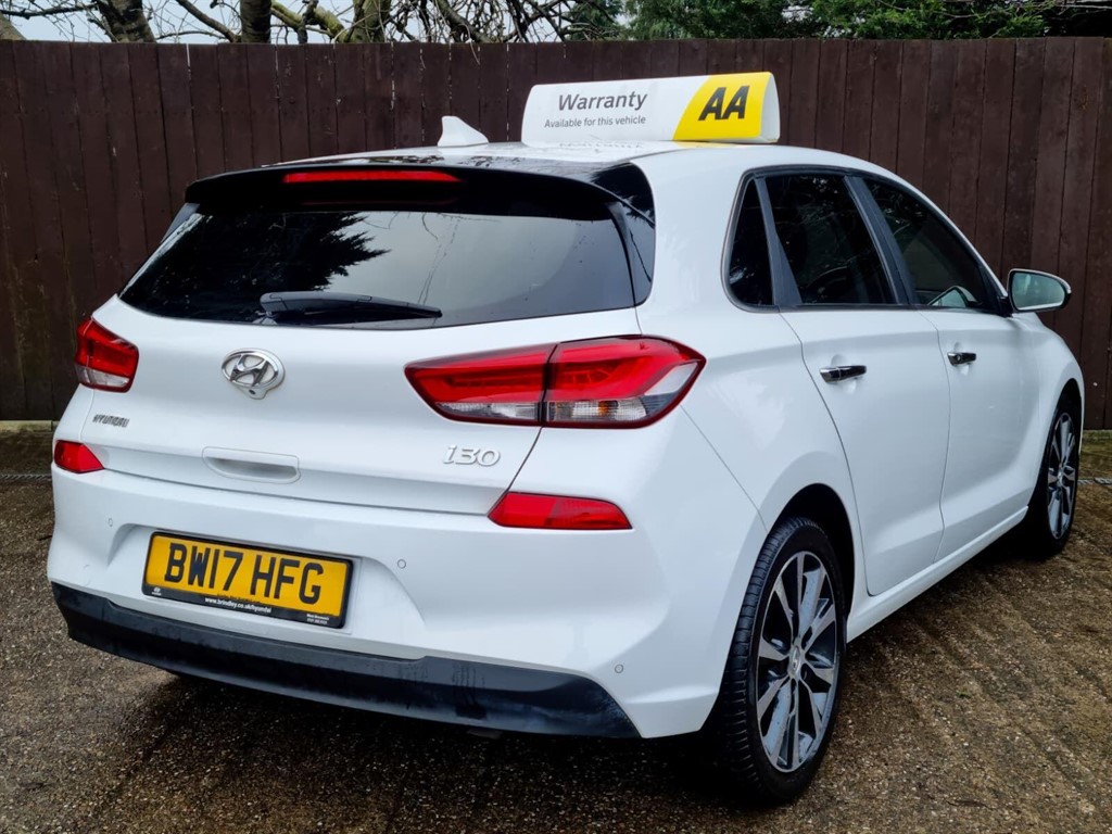 Used Hyundai i30 2017 for sale - 77025664: Photo 8