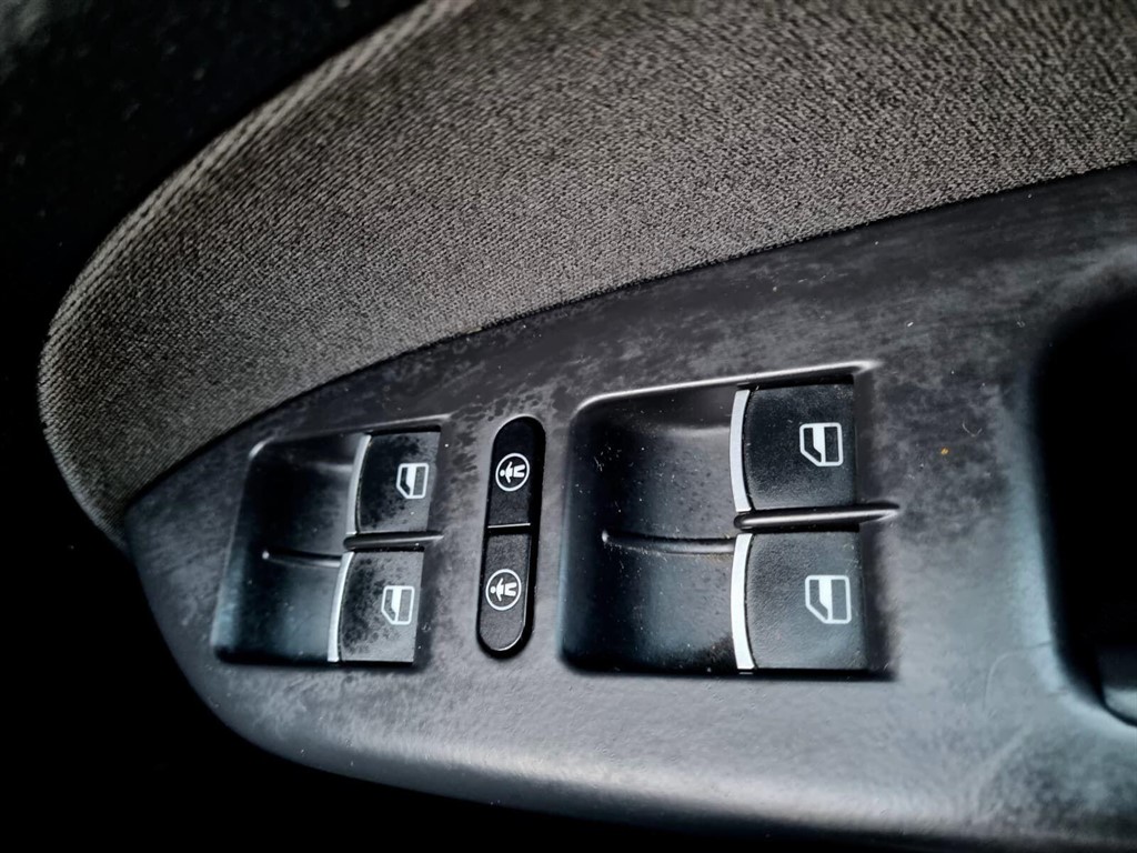 Used Volkswagen Touran 2014 for sale - 77134187: Photo 32