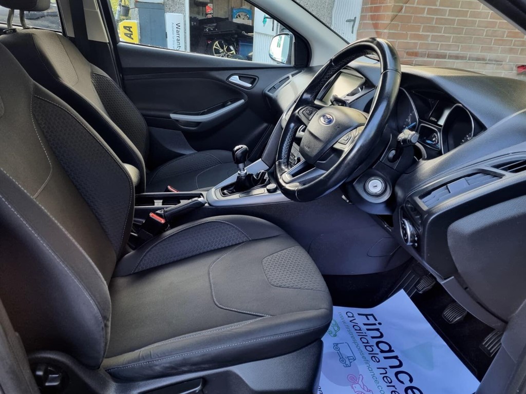 Used Ford Focus 2015 for sale - 76351086: Photo 11