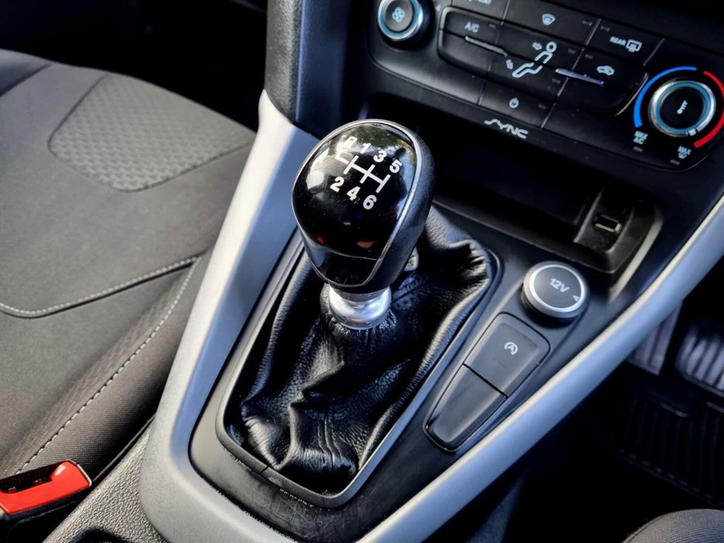 Used Ford Focus 2015 for sale - 76351086: Photo 9