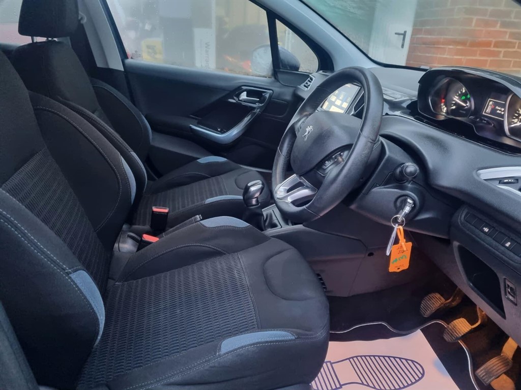 Used Peugeot 208 2013 for sale - 76960362: Photo 10