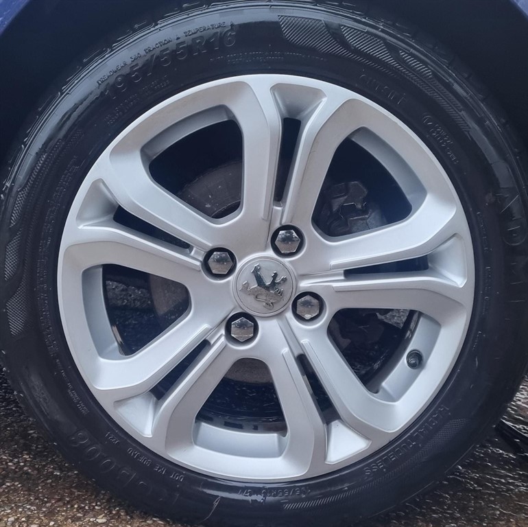 Used Peugeot 208 2013 for sale - 76960362: Photo 15