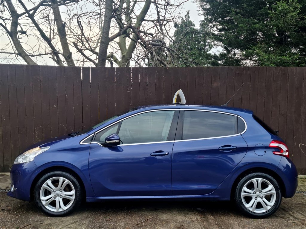 Used Peugeot 208 2013 for sale - 76960362: Photo 5
