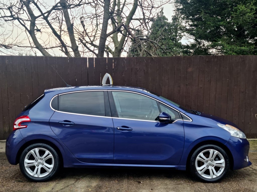 Used Peugeot 208 2013 for sale - 76960362: Photo 7