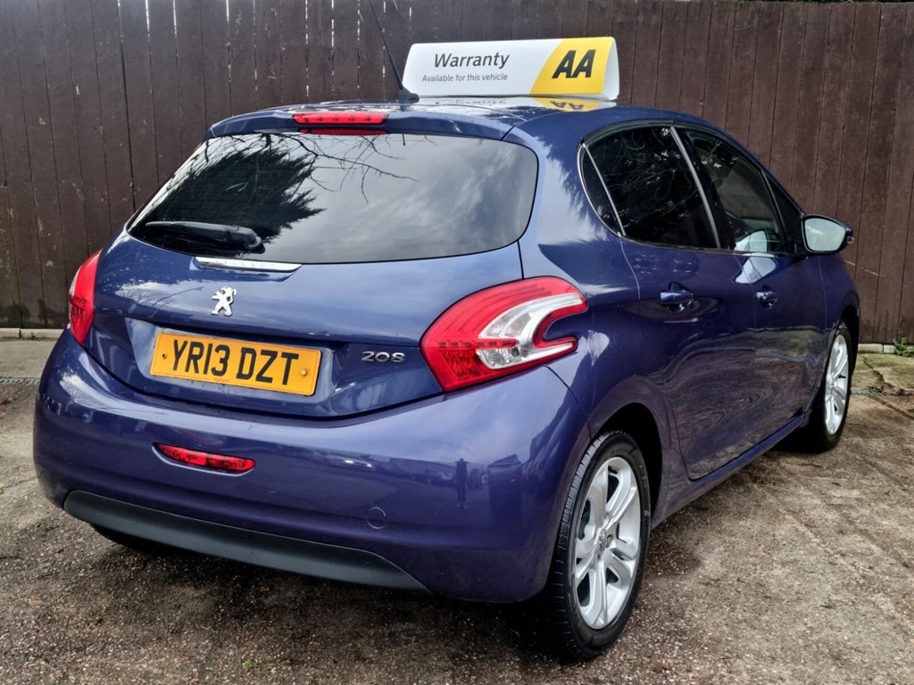Used Peugeot 208 2013 for sale - 76960362: Photo 8