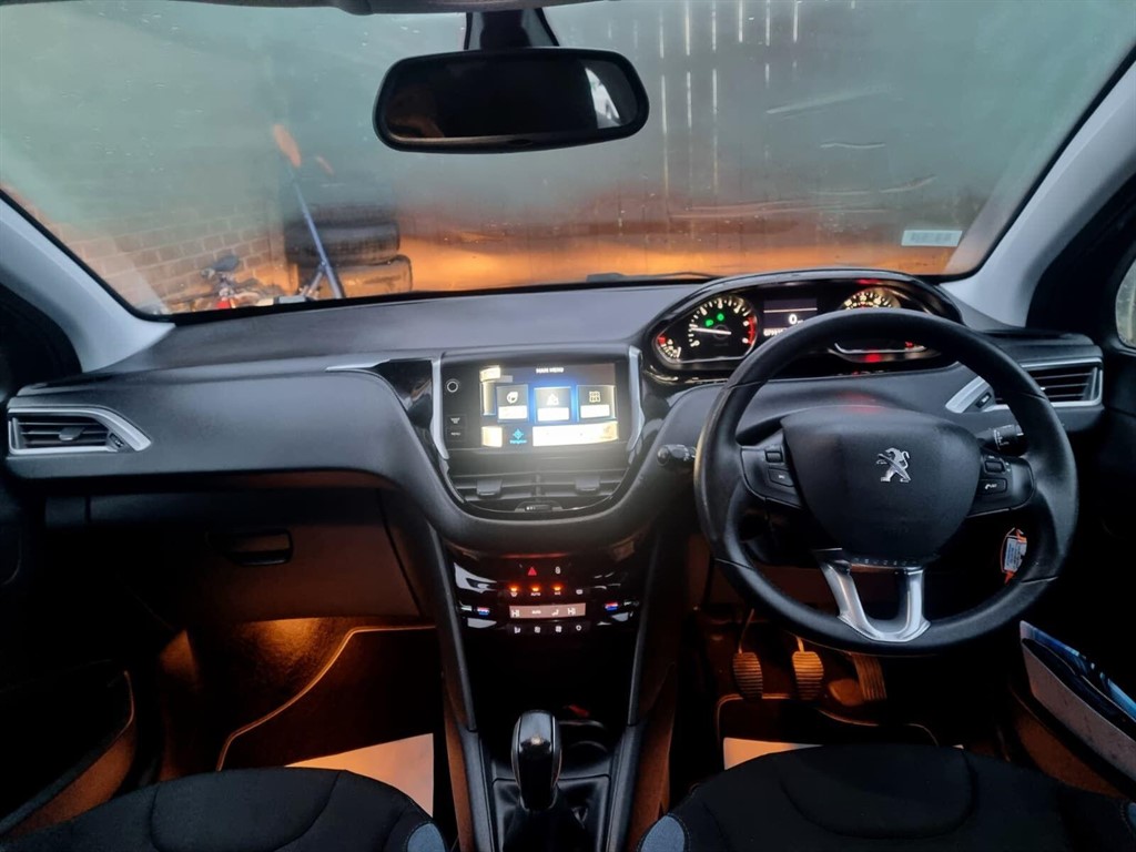 Used Peugeot 208 2013 for sale - 76960362: Photo 9