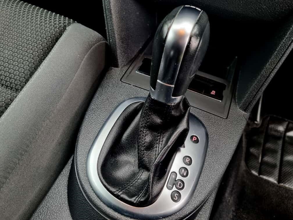 Used Volkswagen Touran 2012 for sale - 76351110: Photo 23