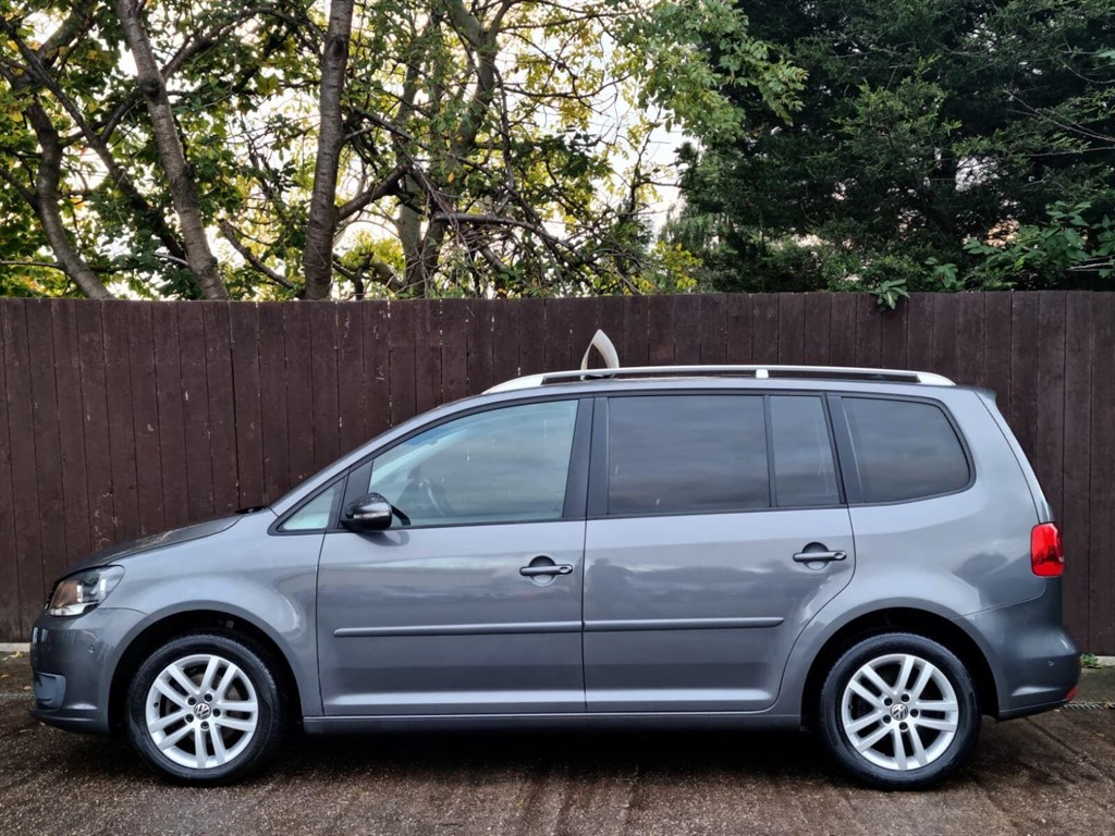 Used Volkswagen Touran 2012 for sale - 76351110: Photo 3