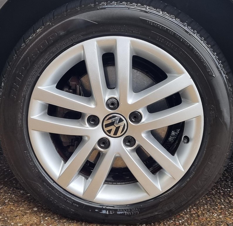 Used Volkswagen Touran 2012 for sale - 76351110: Photo 8