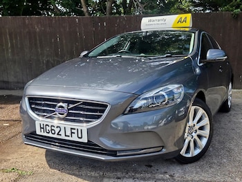 Used Volvo V40 2013 for sale - 79369175: Photo