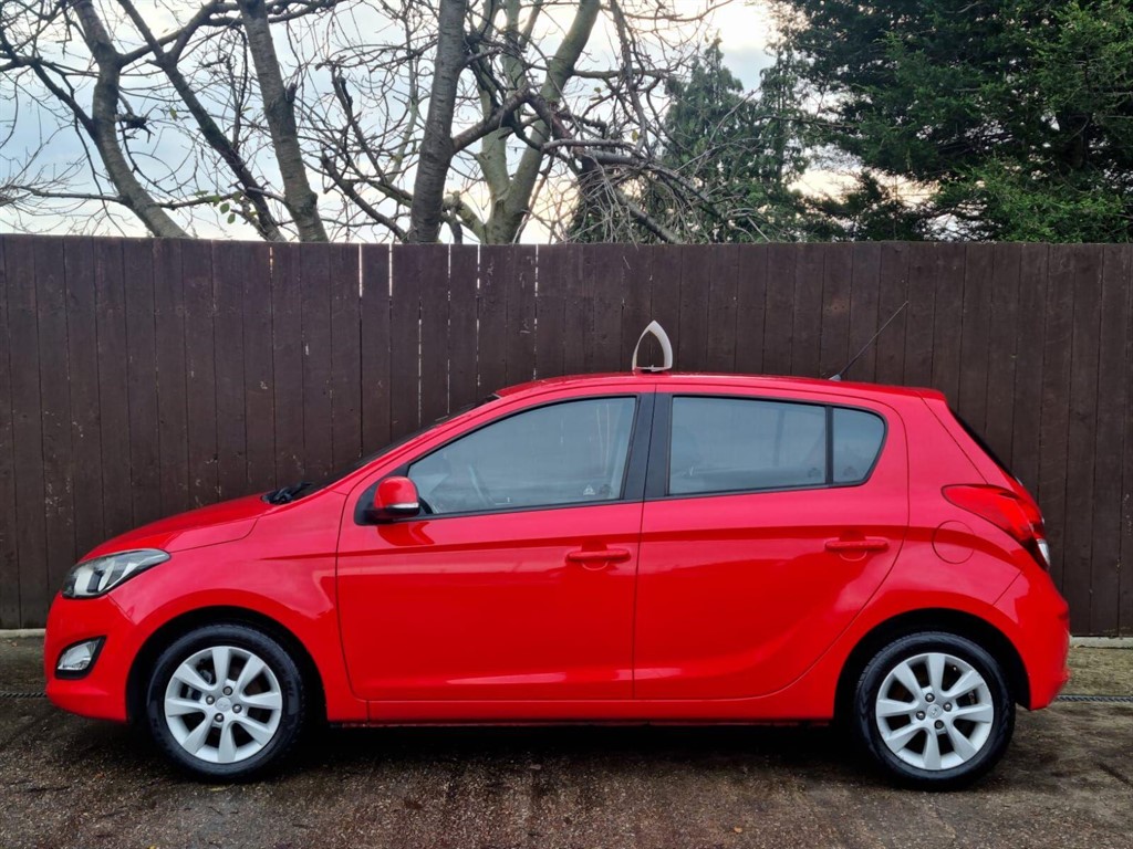 Used Hyundai i20 2012 for sale - 76717646: Photo 3