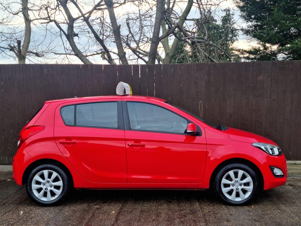 Used Hyundai i20 2012 for sale - 76717646: Photo 6