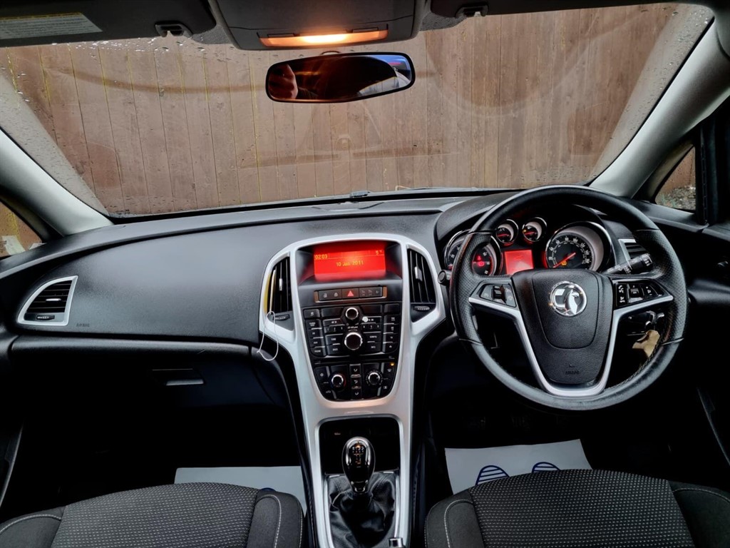 Used Vauxhall Astra 2015 for sale - 77420693: Photo 8