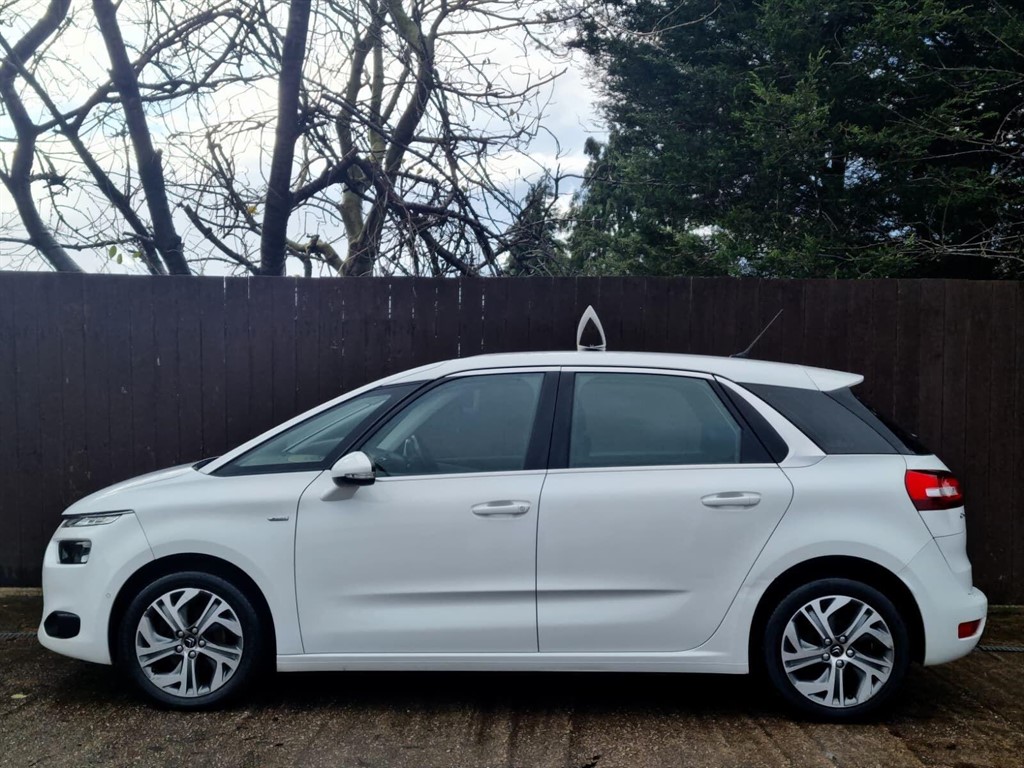 Used Citroen C4 Picasso 2015 for sale - 76704679: Photo 5