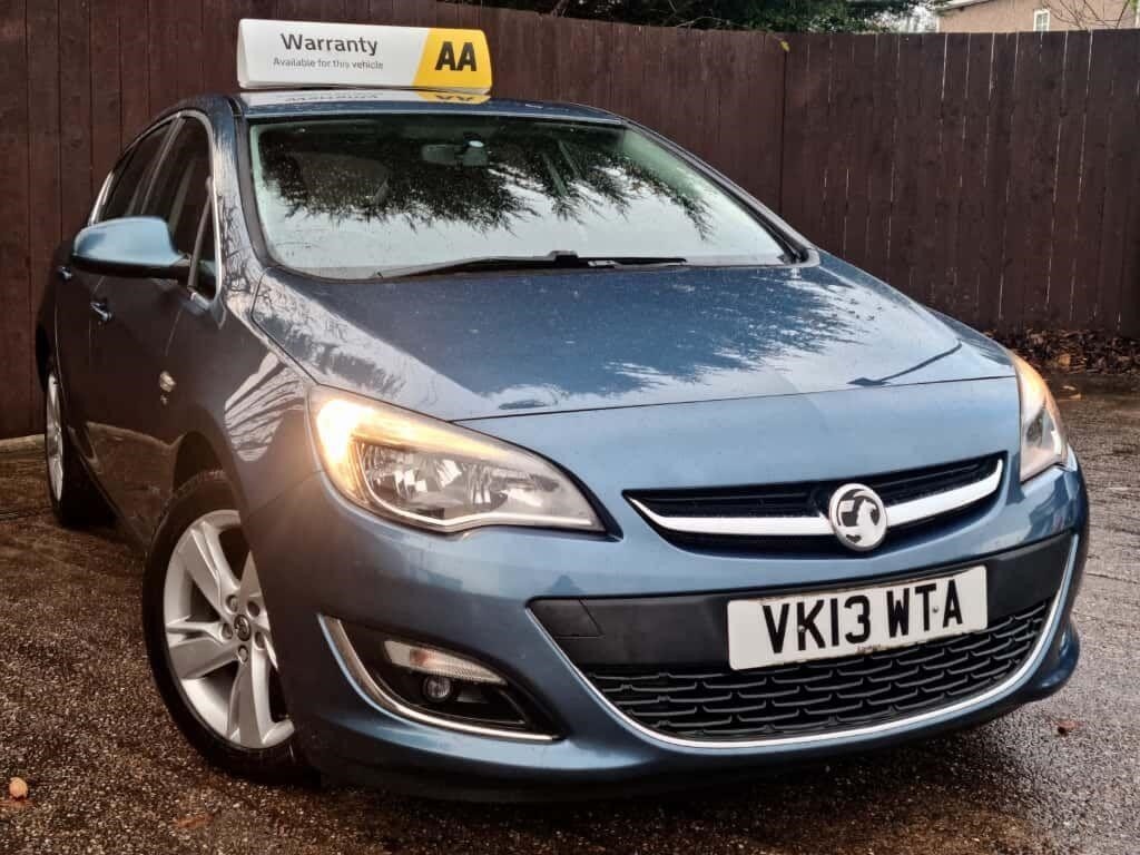 Used Vauxhall Astra 2013 for sale - 76640638: Photo 1