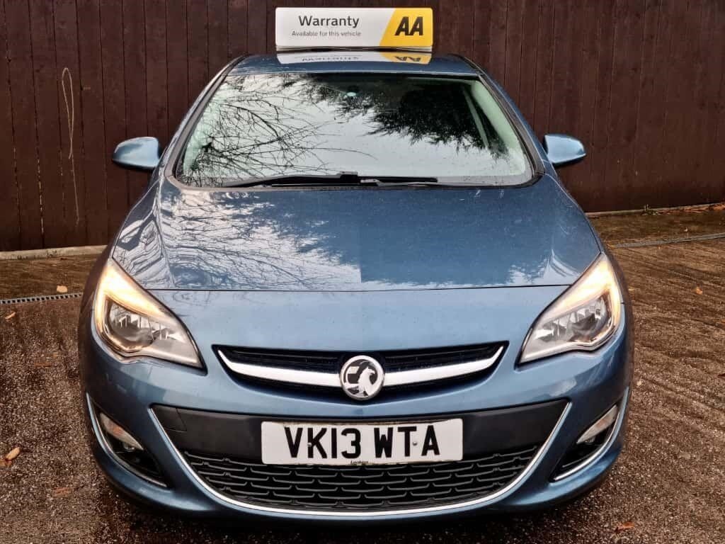 Used Vauxhall Astra 2013 for sale - 76640638: Photo 2