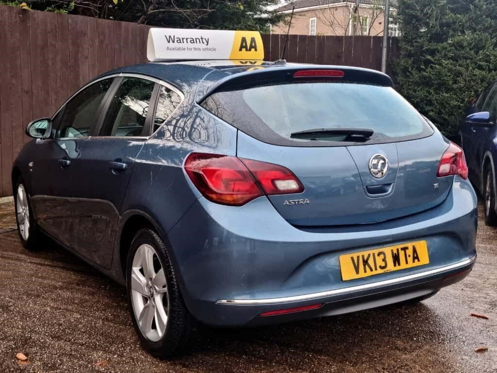 Used Vauxhall Astra 2013 for sale - 76640638: Photo 4