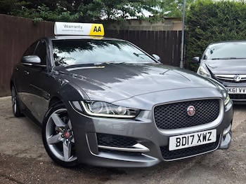 Used Jaguar XE 2017 for sale - 79369172: Photo