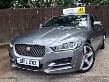 Used Jaguar XE 2017 for sale - 79369172: Photo