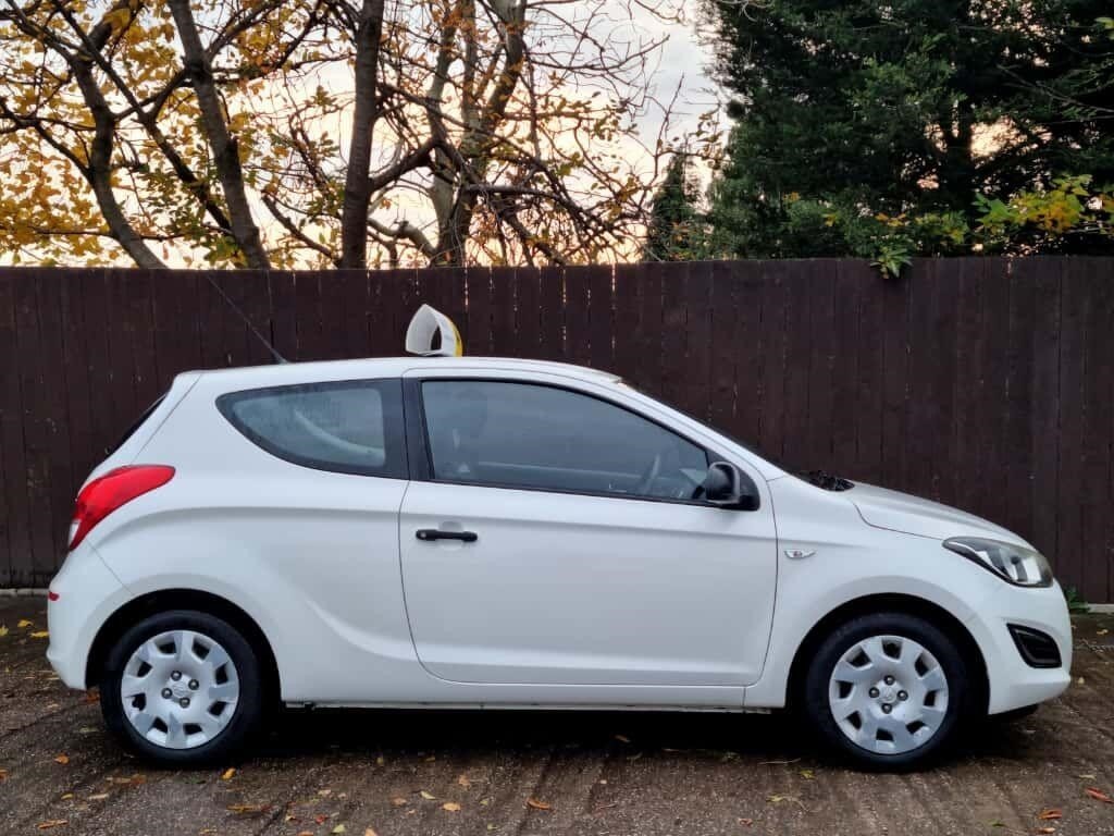 Used Hyundai i20 2013 for sale - 76532402: Photo 7