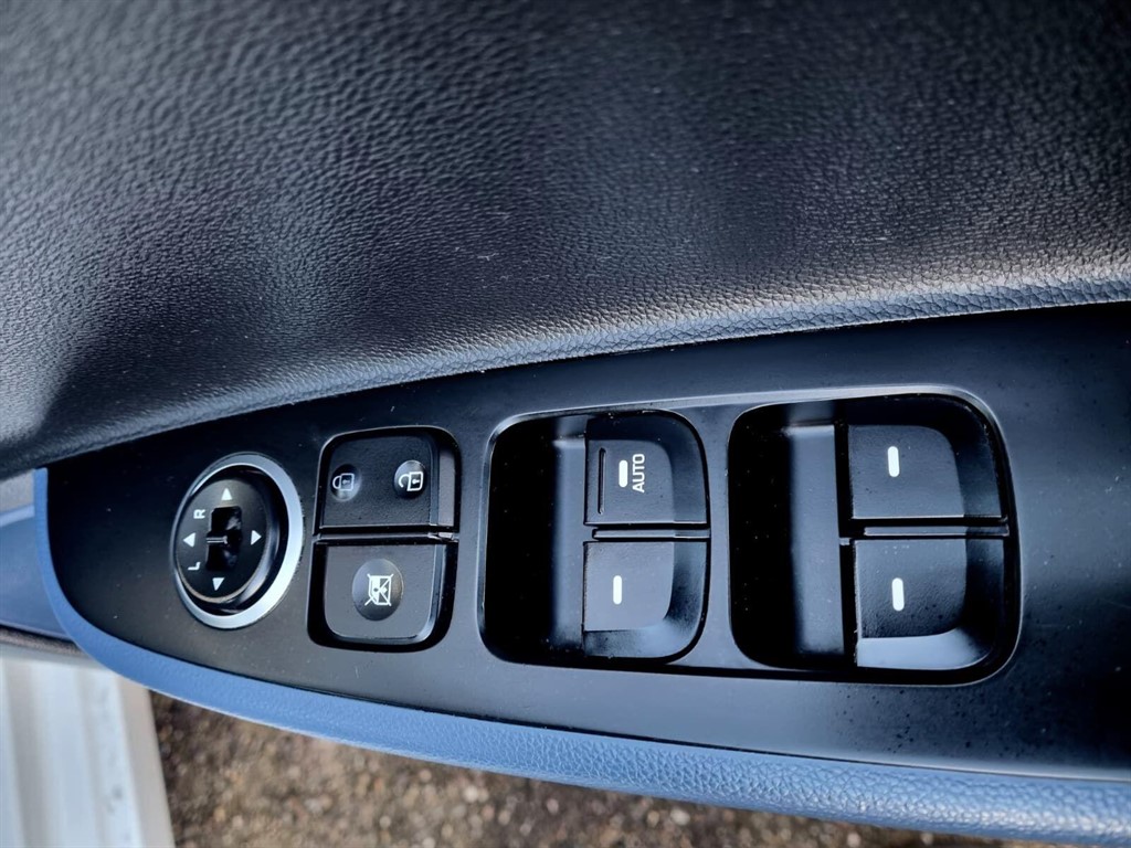 Used Hyundai i10 2015 for sale - 76393806: Photo 13