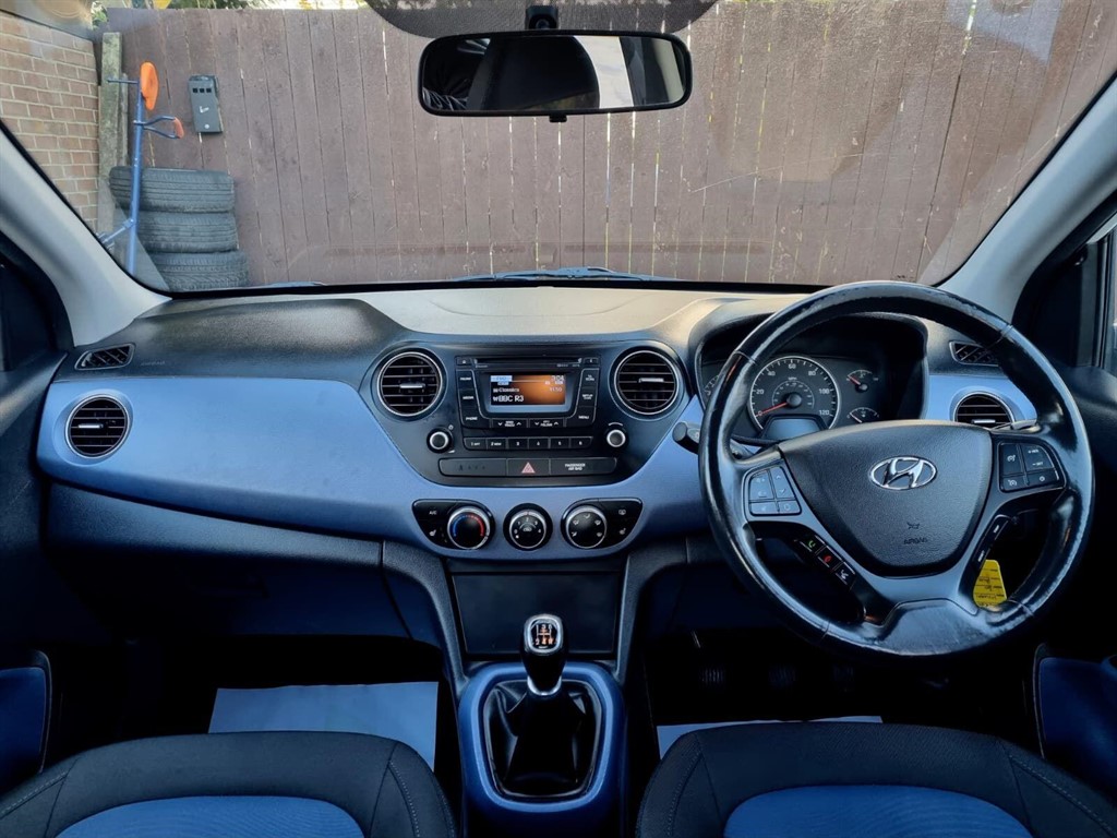 Used Hyundai i10 2015 for sale - 76393806: Photo 9