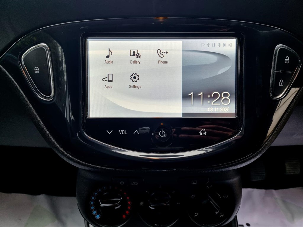 Used Vauxhall Corsa 2015 for sale - 76459367: Photo 17